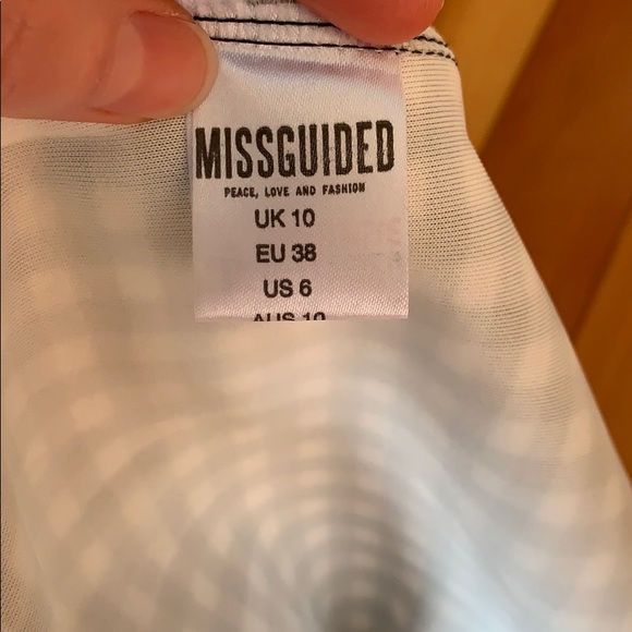 Missguided Gingham Body Con Dress - Picture 11 of 12